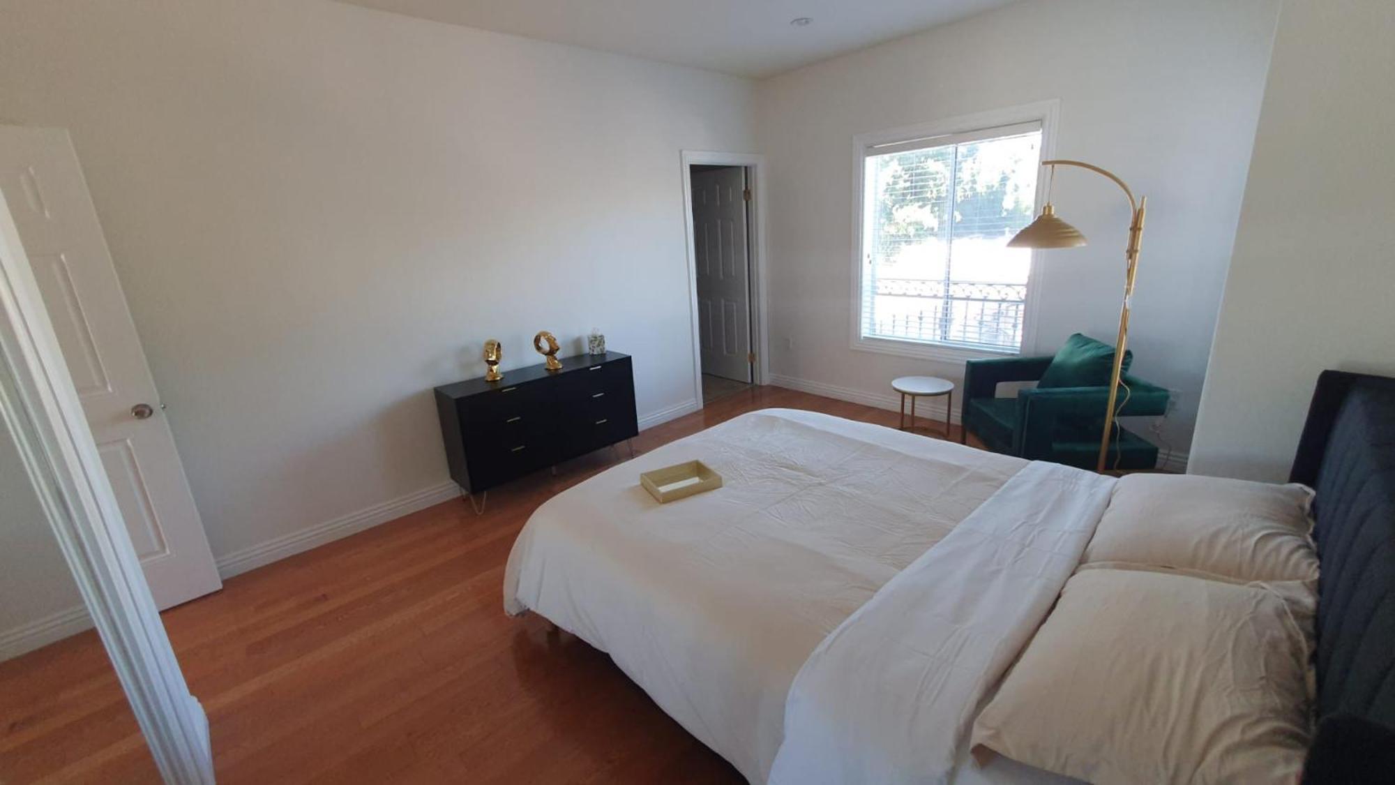 3 Bedroom Hollywood Gem Лос-Анджелес Экстерьер фото